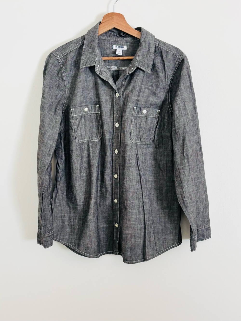 Old Navy Button-Down Shirt in Gray Chambray